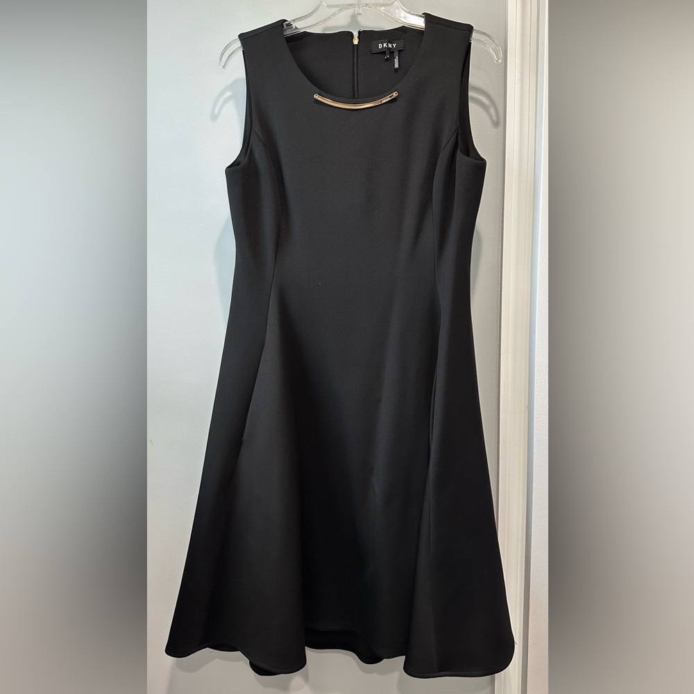 DKNY woman dress, black w/gold accent size 10, pockets, sleeveless, work